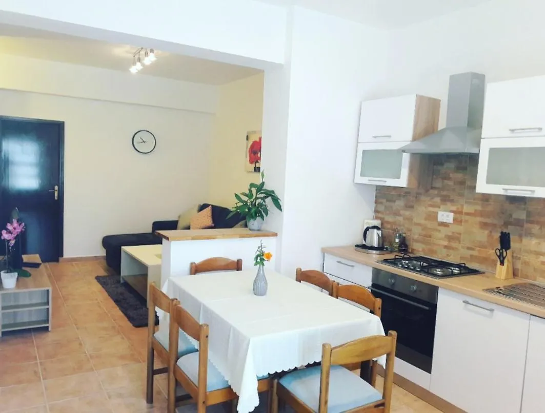 Apartment Nena Near The City Center With Free Parking プーラ