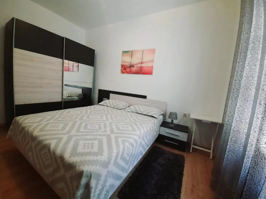 Apartment Nena Near The City Center With Free Parking プーラ
