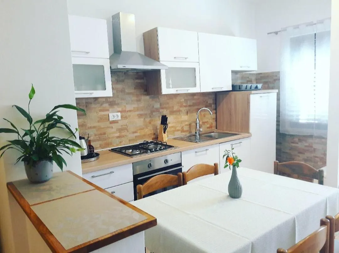 Apartment Nena Near The City Center With Free Parking بولا