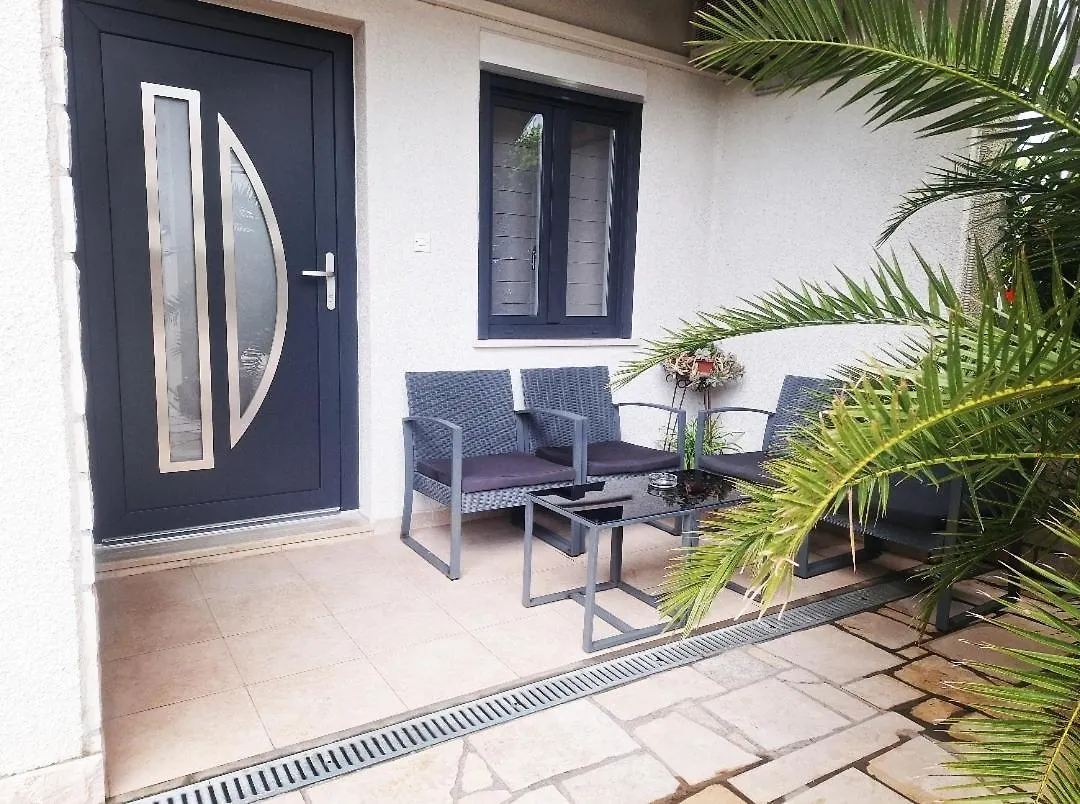 Apartment Nena Near The City Center With Free Parking Pula Kroatië